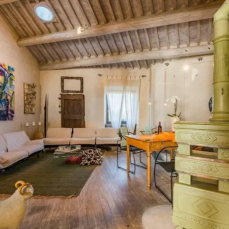 Roccaforte Apartment *